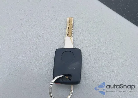 2004 Volkswagen New Beetle Gls 2.0L z USA, uszkodzony, nr VIN 3VWCK31CX4M404716